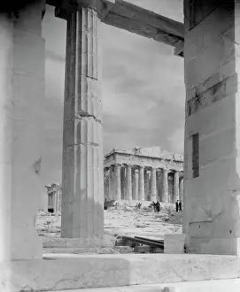 Athens Prints: View of Workers at Parthenon Building Site