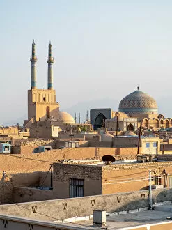 Images Dated 7th March 2017: View of Yazd old town with Jameh mosque, Iran