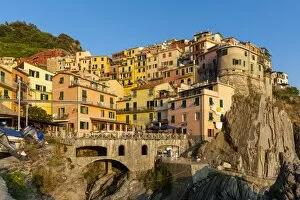 Images Dated 4th July 2013: Village with colourful houses, Manarola, Cinque Terre, UNESCO World Heritage Site