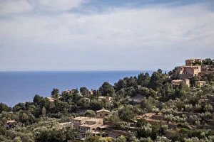Images Dated 1st May 2015: Village of Deia in the Sierra de Tramuntana