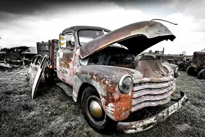 Images Dated 22nd October 2017: Vintage Old Rusty Truck with hood up-Toned