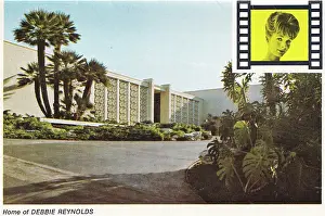 Vintage souvenir postcard of Debbie Reynolds Hollywood Home, Homes of the Stars series, 1977