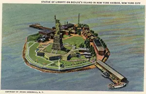 Vintage souvenir postcard, Statue of Liberty, NYC, New York, ca 1935