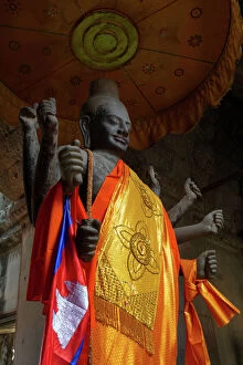 Images Dated 17th April 2015: Vishnu in Angkor Wat