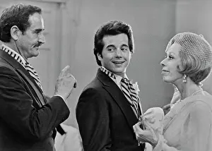 Huty33498 Prints: Vittorio Gassman, Desi Arnaz And Carol Burnett On Set A Wedding