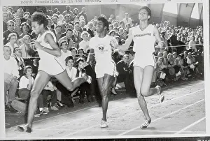Columbus Prints: Vivian Brown Beating Wilma Rudolph