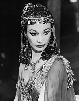 Vivien Leigh as Cleopatra