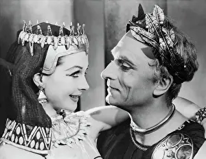 Vivien Leigh and Laurence Olivier as Anthony and Cleopatra