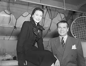 Vivien Leigh and Laurence Olivier Arrive In New York