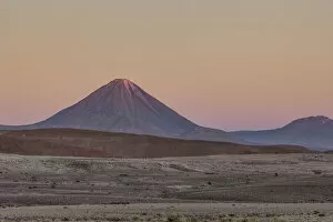 Images Dated 9th December 2015: Volcano Licancabur seen from Rainbow Valley