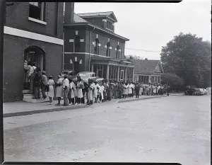 Polling Prints: Voters Line Up At Polls
