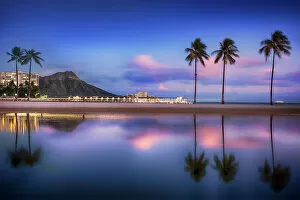 Hawaii Islands Gallery: Waikiki Lagoon at Sunset