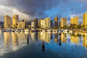 Images Dated 26th July 2014: Waikiki Marina At Sunset