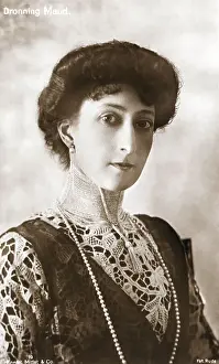Postcard Prints: Waist Up Queen Maud Wearing Choker