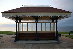 Images Dated 16th June 2017: waiting pavilion