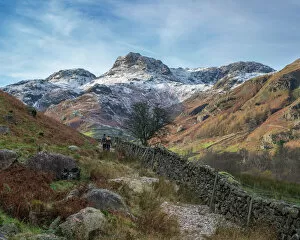 Images Dated 21st November 2015: Walking in Great Langdale