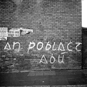 Slogan Prints: Wall Message