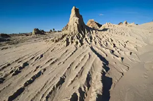Walls of China, a series of lunettes, Mungo National Park, Willandra Lakes Region, New South Wales, Australia