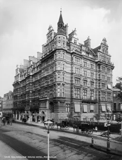Lamppost Gallery: Walsingham Hotel
