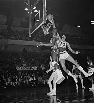 Walt Bellamy Scoring on Wilt Chamberlain