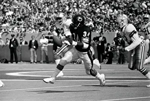 Walter Payton Running With Football in Game