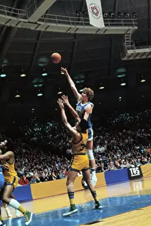 Bill Walton Shooting Over John Shumate