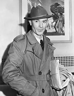 Correspondent Prints: War Correspondent Ernie Pyle