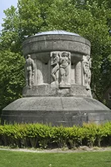 Images Dated 22nd May 2014: War memorial on the promenade, Munster, Munsterland, North Rhine-Westphalia, Germany