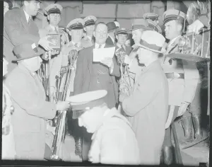 Trenton Prints: Warden for Bruno R. Hauptmann with Reporters