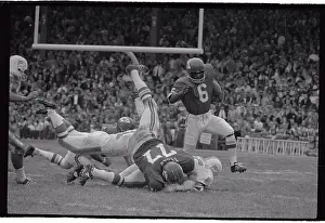 Frenzy Prints: Warren McVea Avoiding Tackle