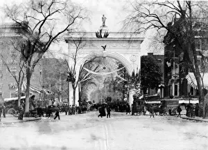 T836606 Prints: Washington Square Arch