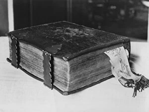 Images Dated 31st May 2010: Washingtons Bible