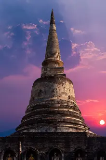 Wat Chang Lom, Si Satchanalai Chalieng Historical Park