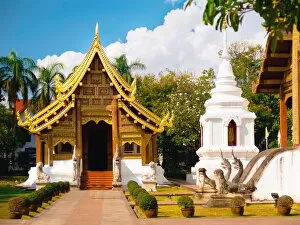 Images Dated 2nd December 2011: Wat Chiang Man