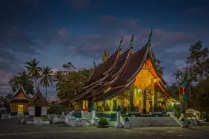 Images Dated 22nd January 2017: Wat Xieng thong temple at twilight time