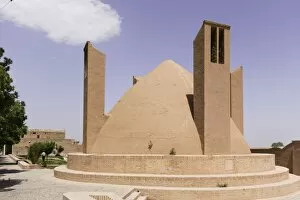 Images Dated 21st April 2014: Water cooler with windtowers, Meybod, Yazd, Iran