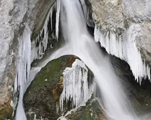 Icicle Prints: Water and ice, Mirafaelle waterfalls
