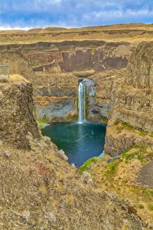 Images Dated 7th September 2016: Waterfall and canyon landscape, Palouse Falls, Washington State, USA