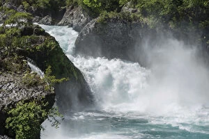 Chilean Lake District Collection: Waterfall of the Rio Petrohue, Parc Nacional Vicente Perez Rosales, Puerto Varas
