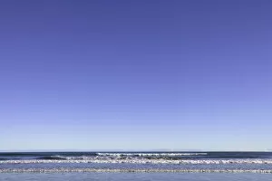 South Island New Zealand Gallery: Waves breaking on beach