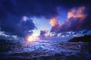 Images Dated 29th September 2016: Waves splashing at sunset