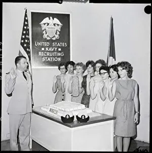 WAVEs Being Sworn In At Navy Station