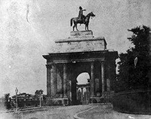 Images Dated 31st January 2012: Wellington Arch
