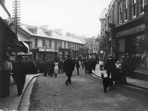 Strike Prints: Welsh Riot