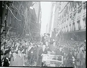 Willkie Prints: Wendell Willkie Waving to Cheering Crowds