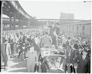 Willkie Prints: Wendell Willkie Waving to Crowds of Supporters
