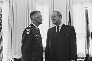 Huty25542 Prints: Westmoreland Meets LBJ At The White House, 1967