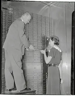 Former White House Guard Working in Safe Deposit Vault