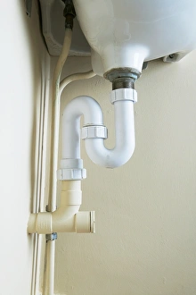 Images Dated 20th December 2007: White sink, view from underneath