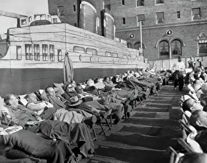 Huty29193 Prints: Whitney's deck chairs at Coney Island